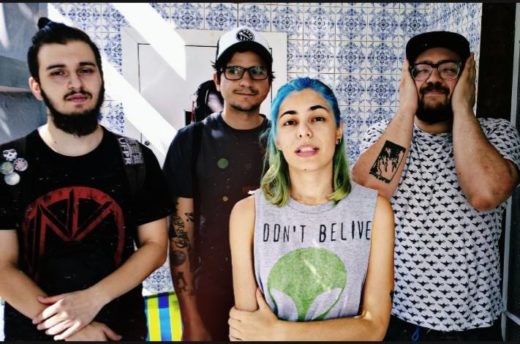 Um Deus Blusa - banda curitibana de shoegaze/dream pop